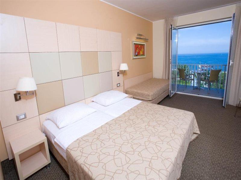 Hotel Dependences - San Simon 3*